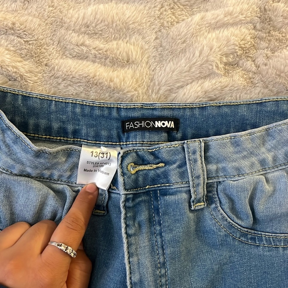 Fashion nova ripped jeans